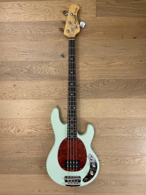Bajo Electrico Sterling by Music Man StingRay 24 (SKU:2124)1