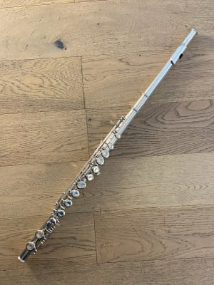 Flauta Traversa Plato cerrado Armstrong 104 (SKU:2490)1