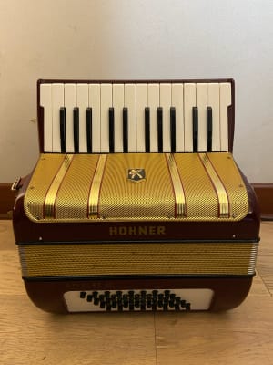 Acordeon a piano 40 bajos Hohner Starlet (SKU:2168)1