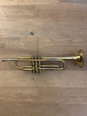 Trompeta  Yamaha YTR-2320 (SKU:2310)1