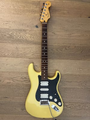 Guitarra Electrico Fender Stratocaster HSH Player MIM (SKU:2376)1