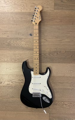 Guitarra Electrico Fender Stratocaster SSS Standard MIM (SKU:2592)1