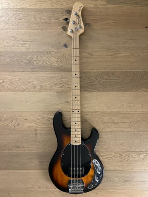 Bajo Electrico Sterling by Music Man StingRay 4 (SKU:2017)2
