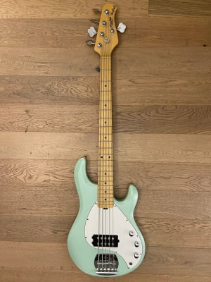 Bajo Electrico Sterling by Music Man StingRay 5 (SKU:1971)1