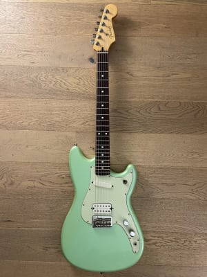 Guitarra Electrico Fender Duo-Sonic Player HS MIM (SKU:2491)1