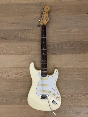 Guitarra Electrico Fender Stratocaster SSS Standard MIM (SKU:2140)1