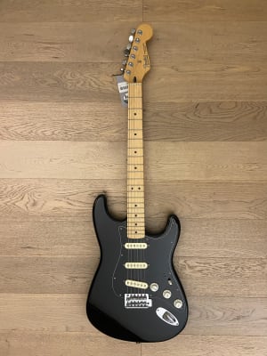 Guitarra Electrico Fender Stratocaster SSS Standard MIM (SKU:1940)1