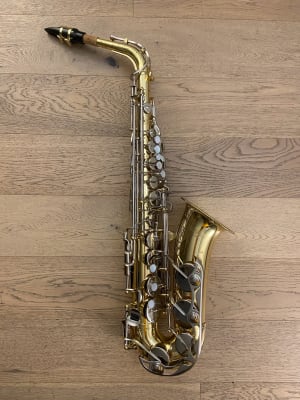 Saxofon Alto Yamaha YAS-23 (SKU:2514)1