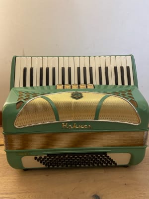 Acordeon a piano 96 bajos Hohner Lucia III (SKU:1950)2