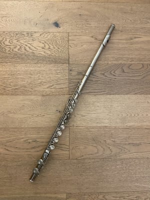 Flauta Traversa Plato cerrado Yamaha YFL-24N (SKU:2104)1