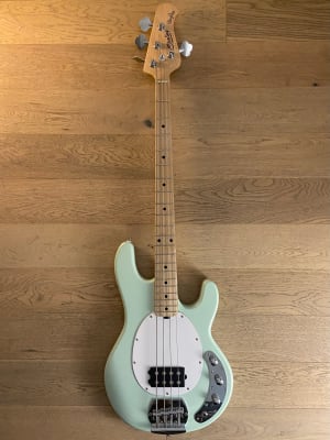 Bajo Electrico Sterling by Music Man StingRay 4 (SKU:1819)1