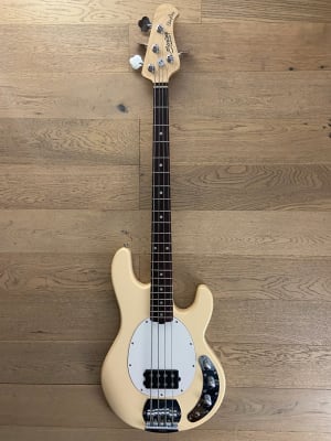 Bajo Electrico Sterling by Music Man StingRay 4 (SKU:2331)1