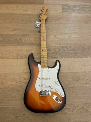 Guitarra Electrico Fender Stratocaster SSS Standard MIM (SKU:1983)2