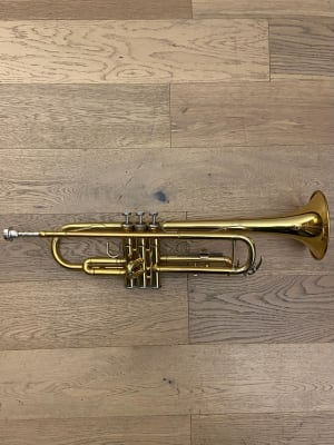 Trompeta  Yamaha YTR-2335 (SKU:2181)1