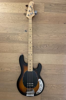 Bajo Electrico Sterling by Music Man StingRay 4 (SKU:2597)1