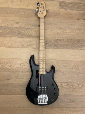Bajo Electrico Sterling by Music Man StingRay 5 (SKU:1954)2