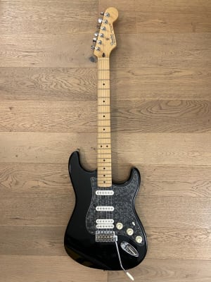 Guitarra Electrico Fender Stratocaster HSS Standard MIM (SKU:2224)1