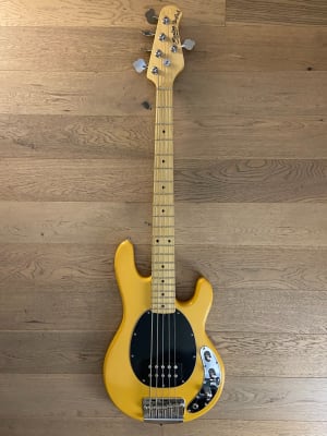 Bajo Electrico Sterling by Music Man StingRay 25 (SKU:2103)1