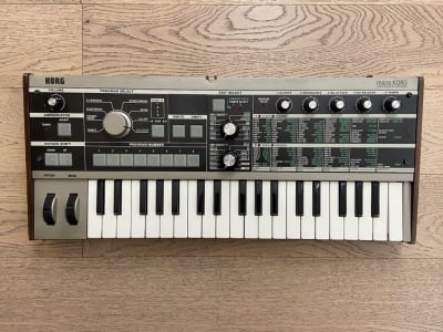 Sintetizador Vocoder Korg Micro (SKU:2630)1