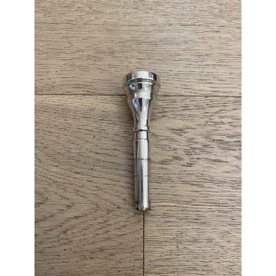 Boquilla Trompeta UMI 7C (SKU:1666)2