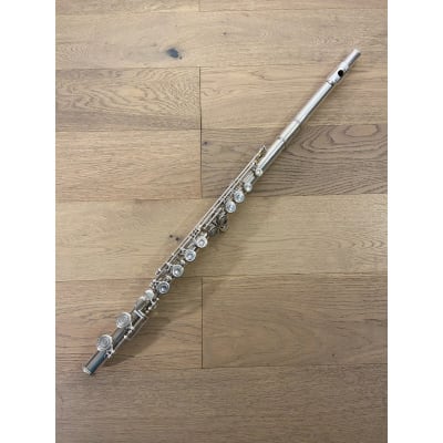 Flauta Traversa Plato cerrado Artley 18-0 (SKU:1055)1