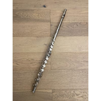 Flauta Traversa Plato cerrado Armstrong 104 (SKU:1524)2