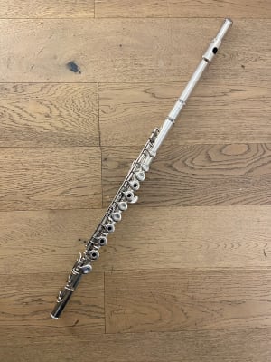 Flauta Traversa Plato abierto Yamaha YFL-285SII (SKU:2618)