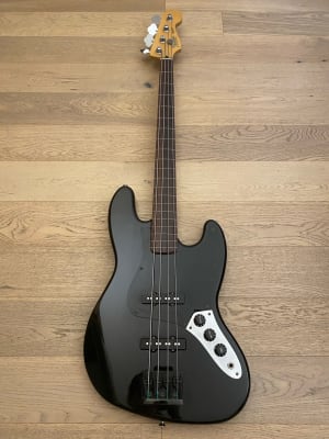 Bajo Electrico Fender Jazz Bass MIM Fretless (SKU:1750)8