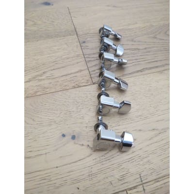 Guitarra Clavijero Fender Stratocaster SSS Standard MIM2