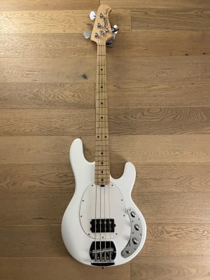 Bajo Electrico Sterling by Music Man StingRay 4 (SKU:2606)1