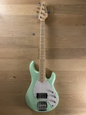 Bajo Electrico Sterling by Music Man StingRay 5