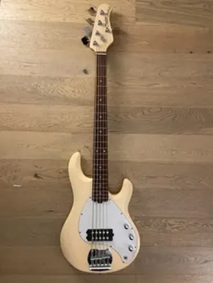 Bajo Electrico Sterling by Music Man StingRay 5 (SKU:2871)1