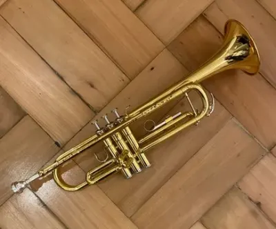 Trompeta  Yamaha YTR-2335 (SKU:2834)1