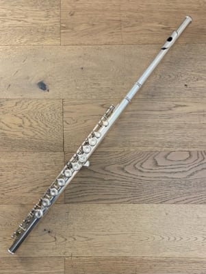 Flauta Traversa Plato cerrado Yamaha YFL-24S (SKU:2093)1