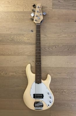 Bajo Electrico Sterling by Music Man StingRay 5 (SKU:2595)1