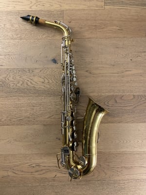 Saxofon Alto Buescher Aristocrat (SKU:2657)1