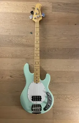 Bajo Electrico Sterling by Music Man StingRay 4