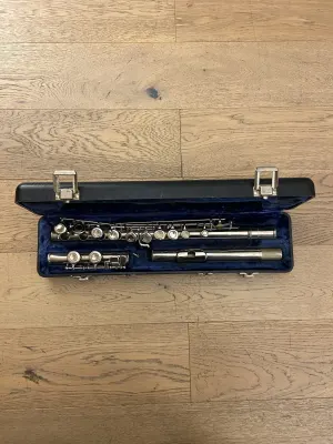 Flauta Traversa Plato cerrado Yamaha YFL-24N