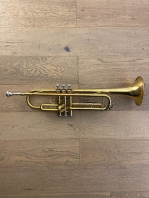 Trompeta  Yamaha YTR-2335 (SKU:2600)1