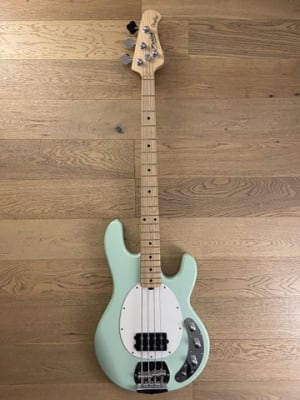 Bajo Electrico Sterling by Music Man StingRay 4 (SKU:2633)1