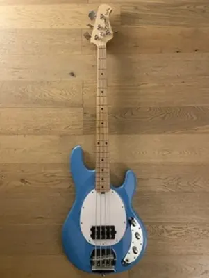 Bajo Electrico Sterling by Music Man StingRay 4 (SKU:2708)