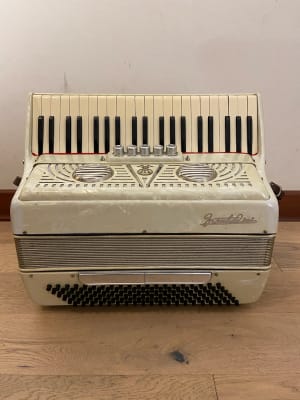 Acordeon a piano 120 bajos Frontalini (SKU:1367)3