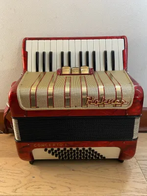 a piano 48 bajos Hohner Concerto I (SKU:2889)