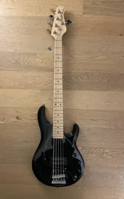 Bajo Electrico Sterling by Music Man StingRay 5