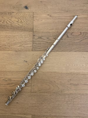 Flauta Traversa Plato cerrado Yamaha YFL-225S (SKU:1869)2