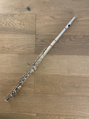 Flauta Traversa Plato cerrado Armstrong 104 (SKU:1532)2