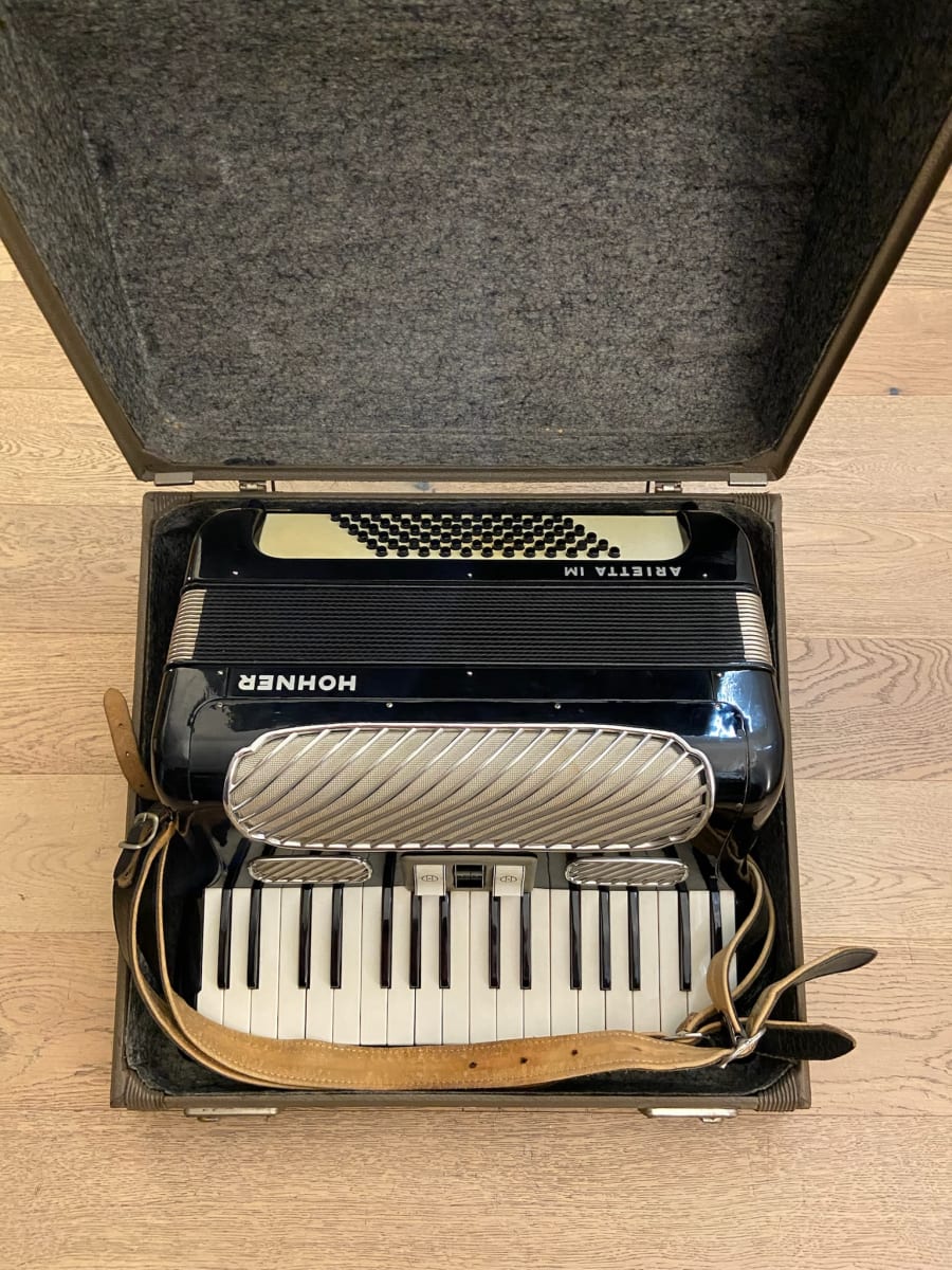 ヤマハシンセサイザーMX49 電源アダプタ・サステインペダル・X型