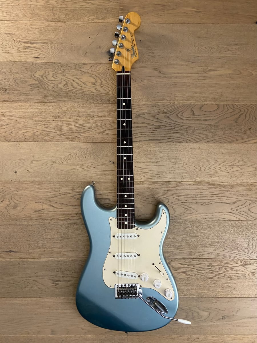 Fender Stratocaster SSS Standard MIM (SKU:2121) | Instrumentos Chile