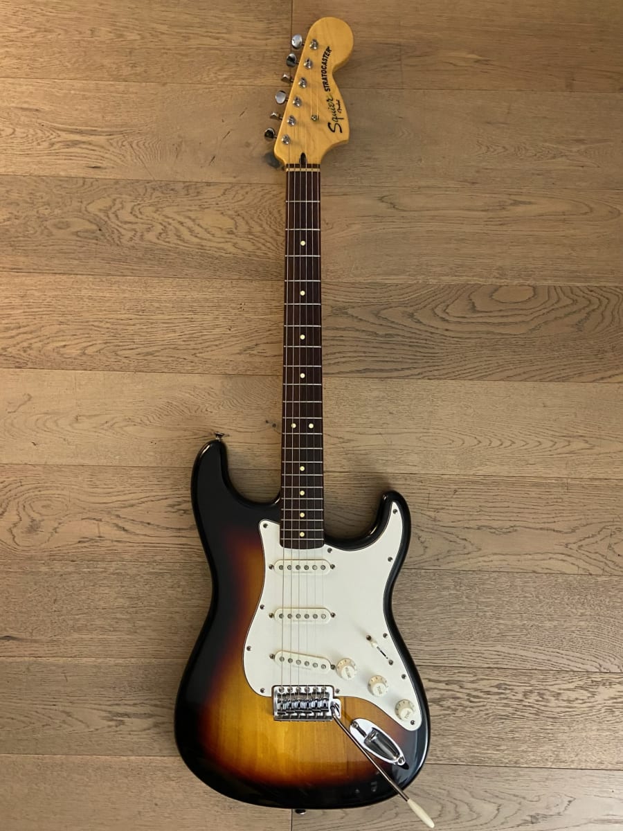 Squier vintage modified stratocaster 鳴良 Guitarra Electrico Squier Stratocaster SSS Vintage Modified (SKU
