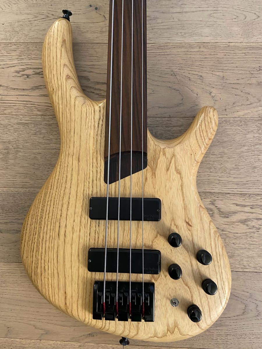 Bajo Electrico Cort B4FL Plus AS Artisan Fretless (SKU:2081